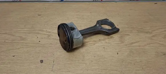 BMW 5 E60 E61 Piston 7536373