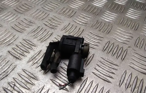 Vacuum valve
