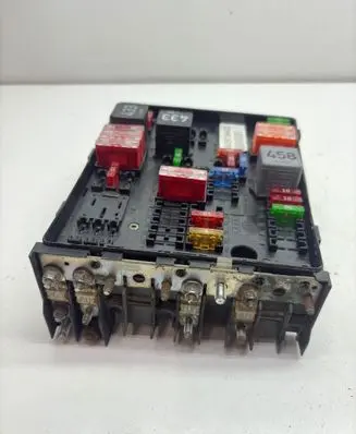 Volkswagen Golf V Fuse module 1K0937124K 014189861