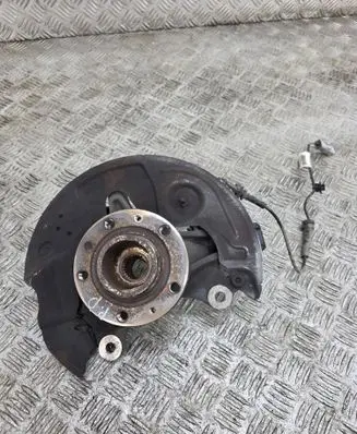 Front wheel hub