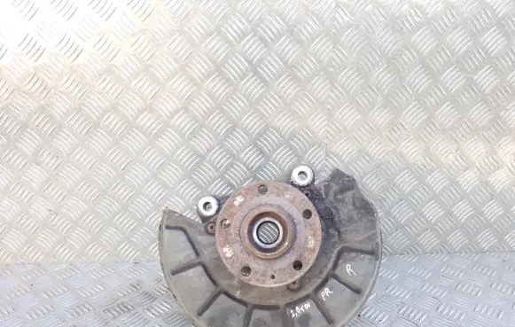 Volkswagen PASSAT B6 Front wheel hub
