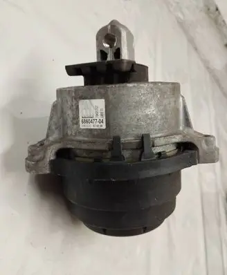 BMW 5 G30 G31 Engine mount bracket 6860477 080220
