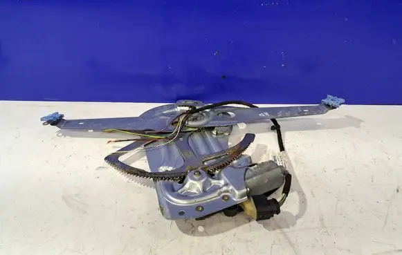 Volvo V70 Front door electric window regulator 30784578