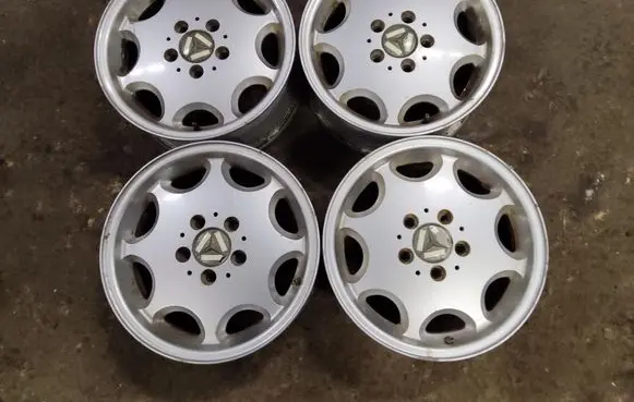 Mercedes-Benz E W210 R15 alloy rim 