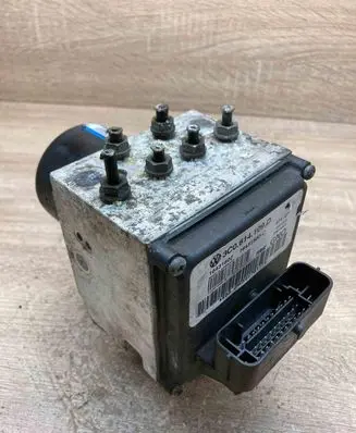 Volkswagen PASSAT B6 ABS Pump 3C0614109D