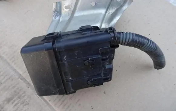 Toyota Auris 150 Relay mounting block XXXXXXXX