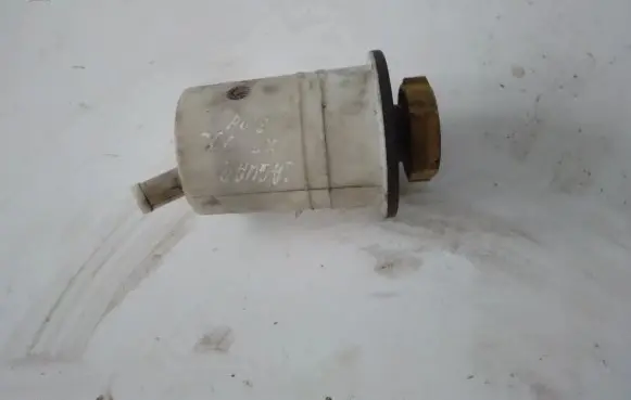 Nissan Pathfinder R51 Power steering fluid tank/reservoir