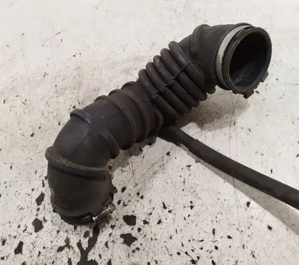 Mitsubishi Colt Air intake hose/pipe MN135109