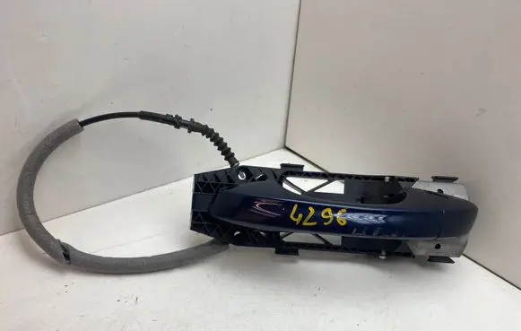 Volkswagen Golf VII Front door exterior handle 5K1837015E 5N0837885H