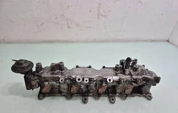 Mitsubishi Pajero Intake manifold 
