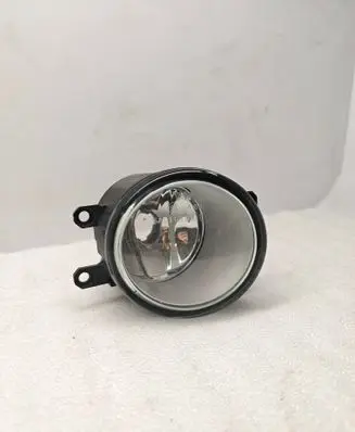 Toyota Avensis T270 Front fog light 812100D042 89207405 89210656