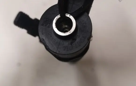 Opel Insignia A Fuel injector 0445110327