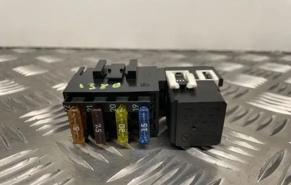Mercedes-Benz E W212 Fuse module A1645456340
