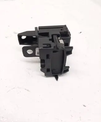 Volvo S60 Engine start stop button switch CCAB09LP0300T0 28227017 AH4N15607AE