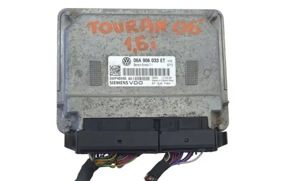 Volkswagen Touran I Engine control unit/module 06A906033ET 5WP4044502