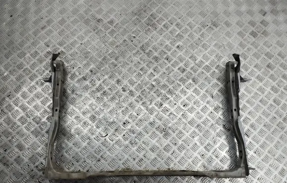 Toyota Avensis T270 Radiator support slam panel