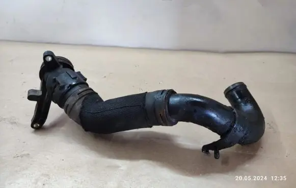Land Rover Range Rover Sport L320 Engine coolant pipe/hose