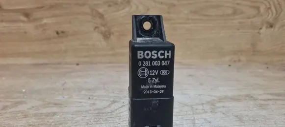 Volvo XC60 Glow plug pre-heat relay 0281003047 31342686