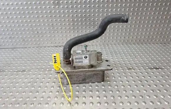 Tesla Model S Engine oil radiator 1019541-00-B