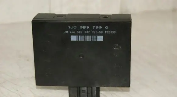 Volkswagen PASSAT B5 Comfort/convenience module 1J0959799H 1J0959799Q