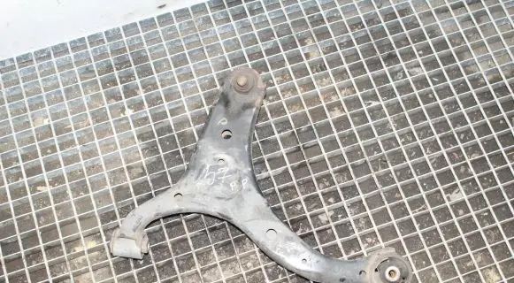Hyundai Santa Fe Front lower control arm/wishbone