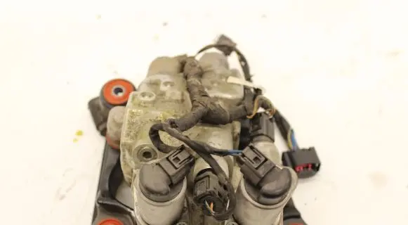BMW 7 F01 F02 F03 F04 Air suspension compressor 6775258 7066F1