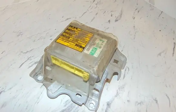 Toyota Prius (XW10) Airbag control unit/module 8917047030 1523004184