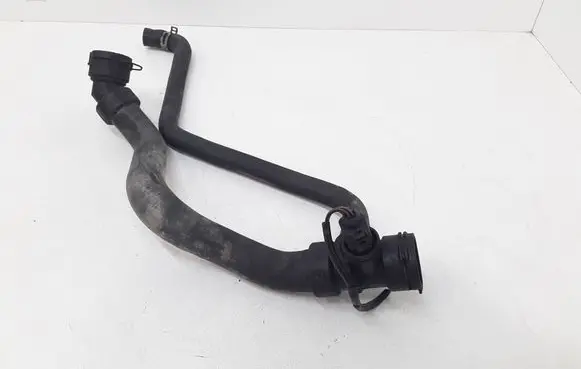 Volkswagen PASSAT B5.5 Engine coolant pipe/hose