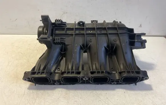 Audi Q3 F3 Intake manifold 05E129709H