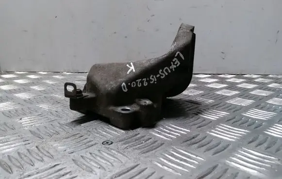 Lexus IS 220D-250-350 Engine mounting bracket