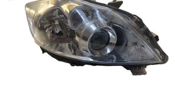 Toyota Auris 150 Headlight/headlamp 8111002A40