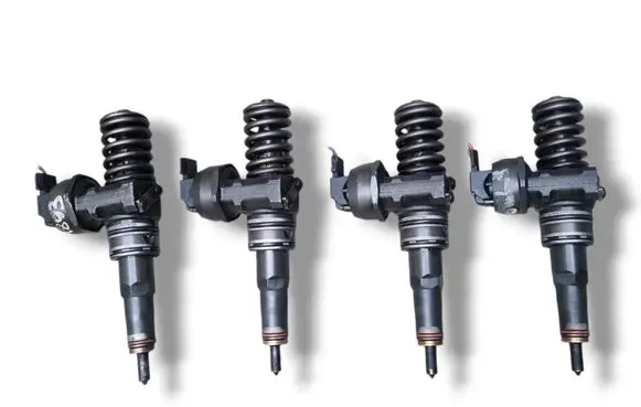Volkswagen Golf V Fuel injector 0414720215 038130073AG
