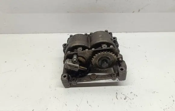 Opel Zafira A Oil pump 90573814
