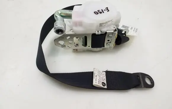 Lexus IS 220D-250-350 Front seatbelt 7321053140