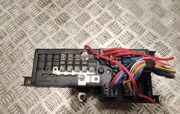 Volvo S80 Fuse box set 8678449