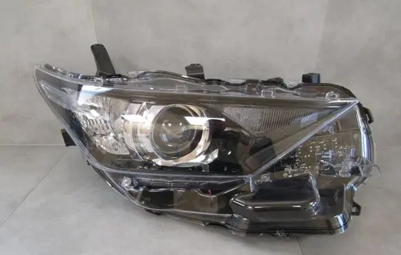 Toyota Auris E180 Headlight/headlamp 8111002K30 90070909