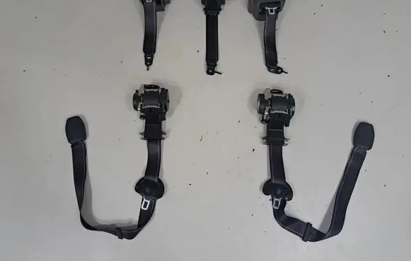BMW i4 Set of seat belts 5A0C3F1 5A0C682