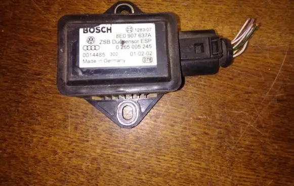 Audi A4 S4 B6 8E 8H ESP acceleration yaw rate sensor 8E0907637A