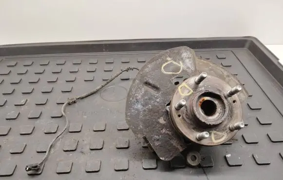 KIA Sportage Front wheel hub spindle knuckle