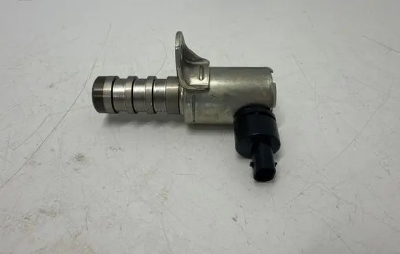 Ford Explorer VI Camshaft vanos timing valve AT4E6B297HD