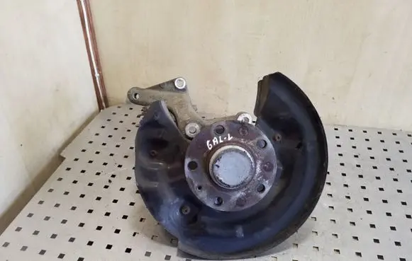 Volkswagen Eos Rear wheel hub