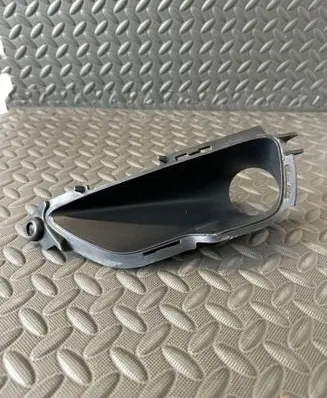 Jeep Grand Cherokee Front fog light trim/grill 68261711AA