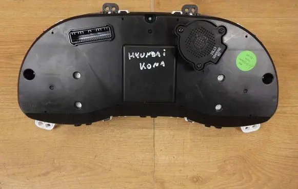 Hyundai Kona I Speedometer (instrument cluster) 94011J9399