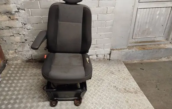 Renault Master III Front driver seat 870500464R G183410395 650140102