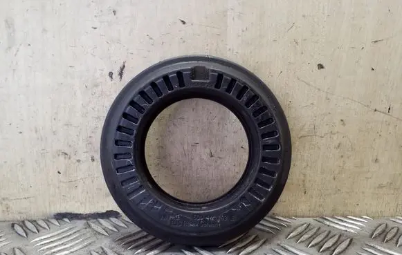 Volkswagen PASSAT B8 Front upper strut mount 5Q0412249E