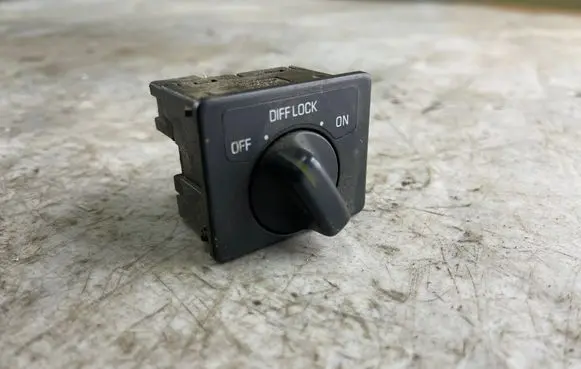 Nissan Patrol Y61 Differential lock switch 