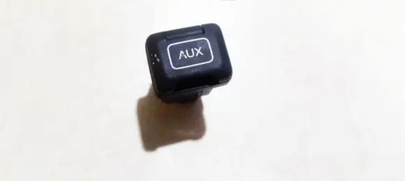 Honda FR-V USB socket connector m34736