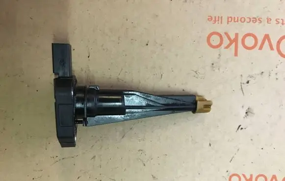 Oil level dip stick