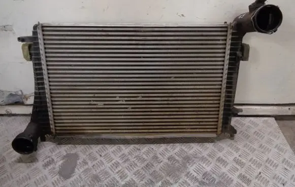 Volkswagen Caddy Intercooler radiator