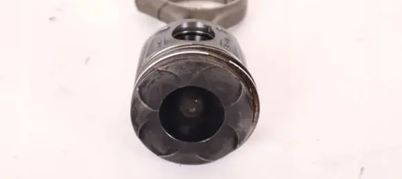 Maserati Ghibli Piston with connecting rod
